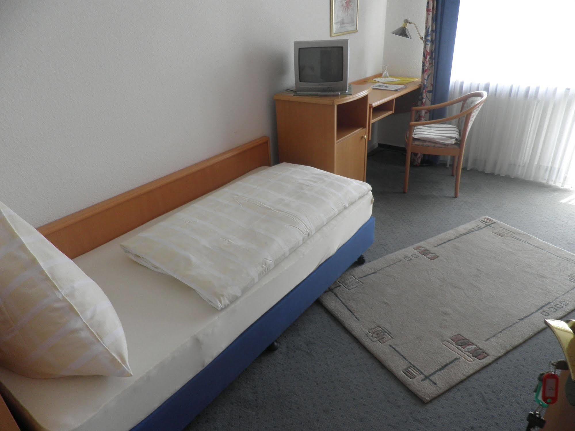 Hotel Haarener Hof Bad Wünnenberg Esterno foto