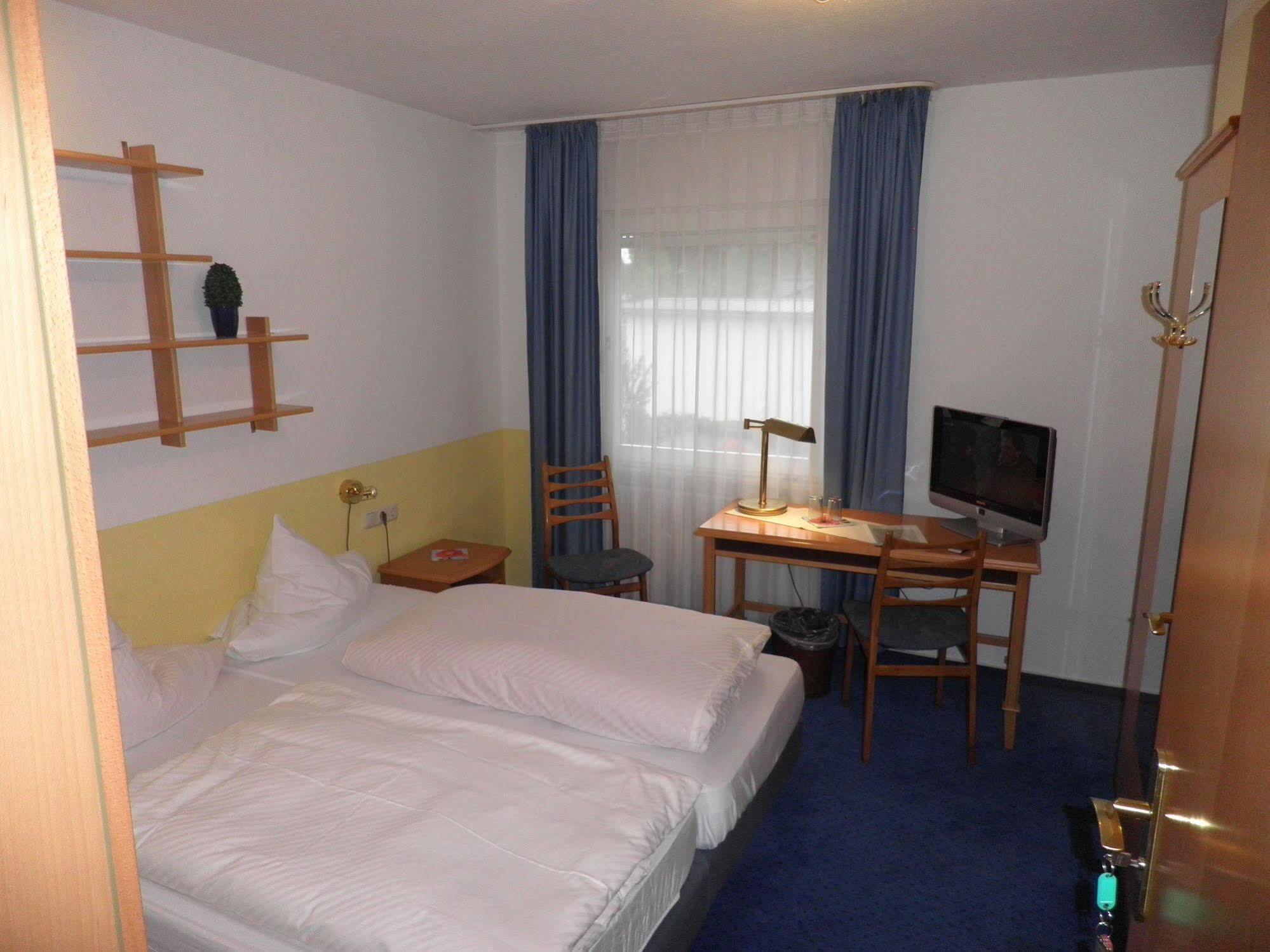 Hotel Haarener Hof Bad Wünnenberg Esterno foto
